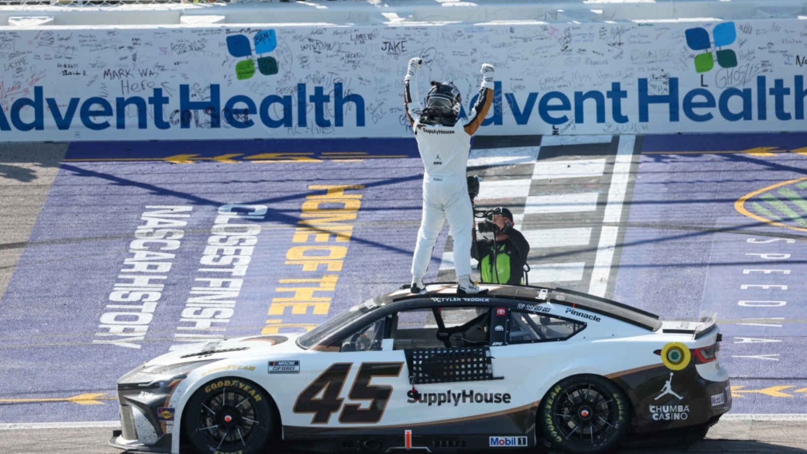 Kevin Harvick makes bold claim on Tyler Reddick 2026 season, Next Gen NASCAR record