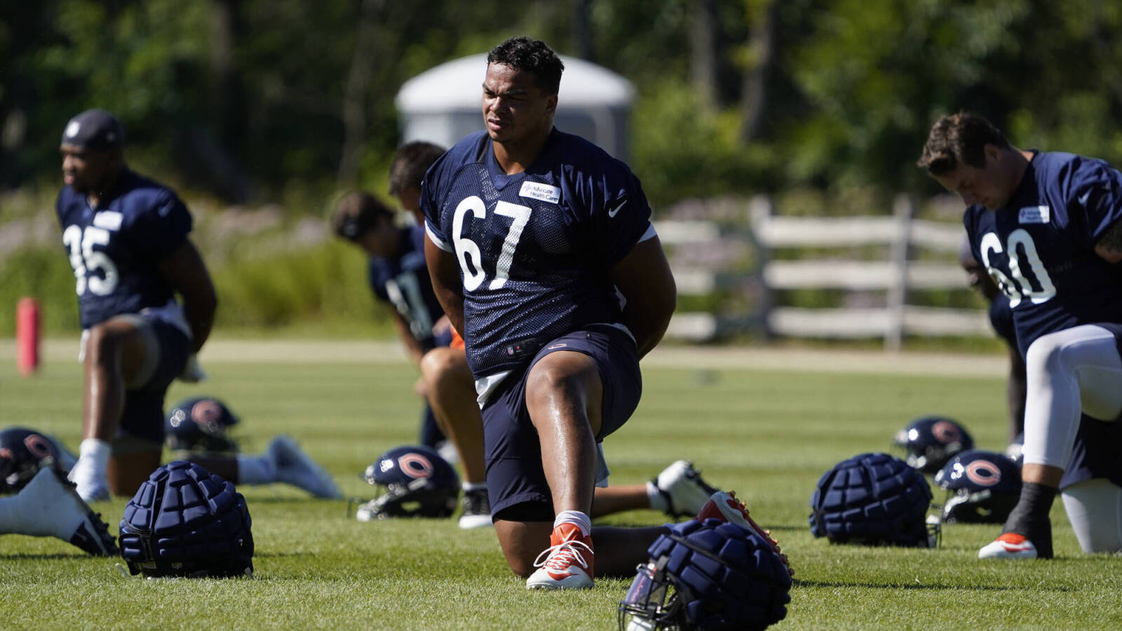 Watch: Bears offensive lineman shows off epic flop on TNF - Vimarsana News