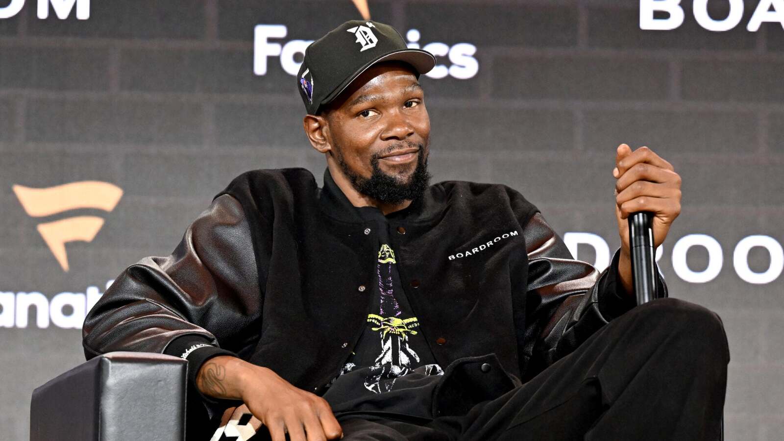 Kevin Durant Clashes with Knicks Fan Over Mat Ishbia Comments