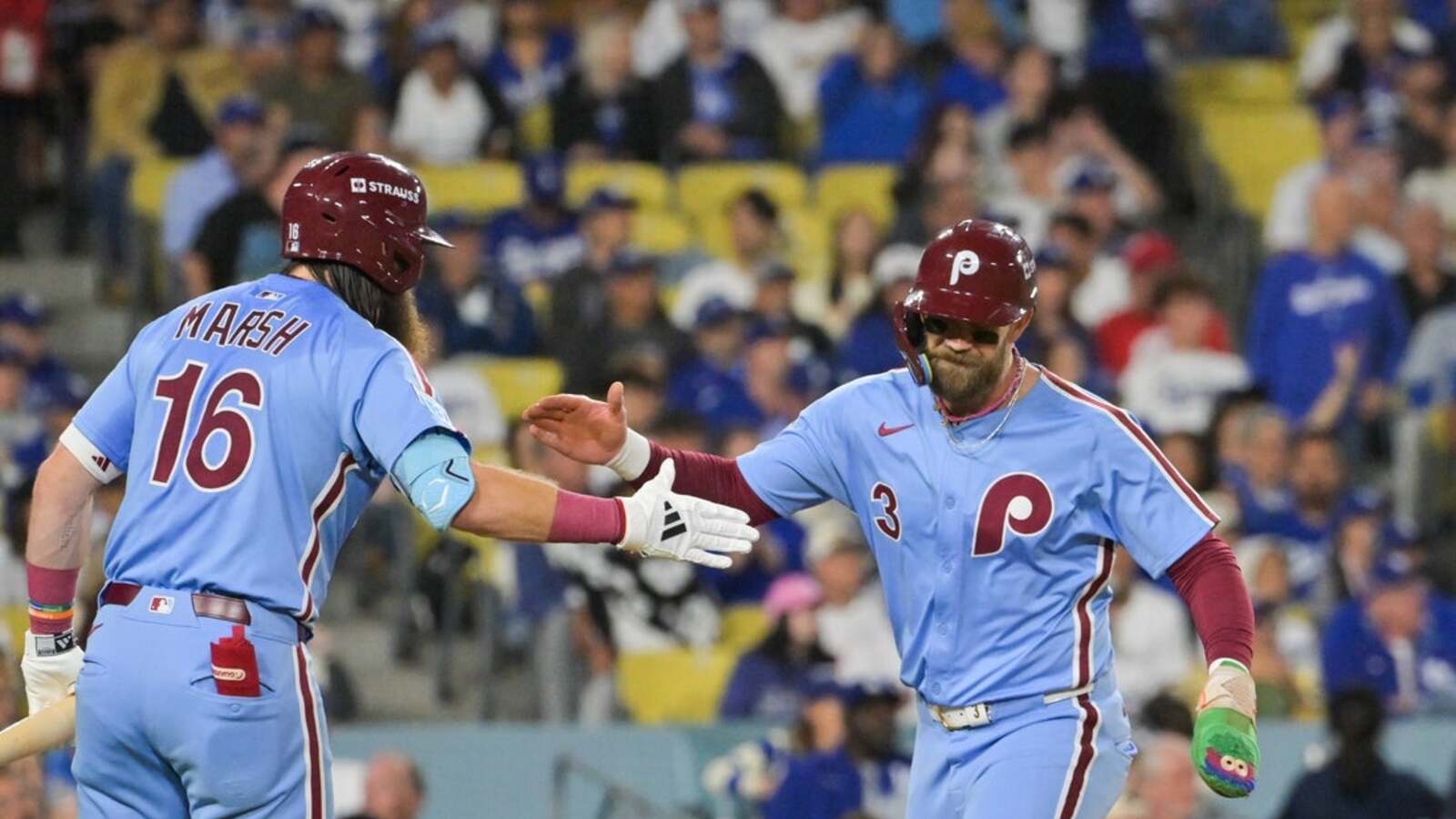 https://www.yardbarker.com/media/7/1/7152b2a95bd05c728de2c1f4ad5ea6b2a06cf25e/thumb_16x9/27277823.jpg