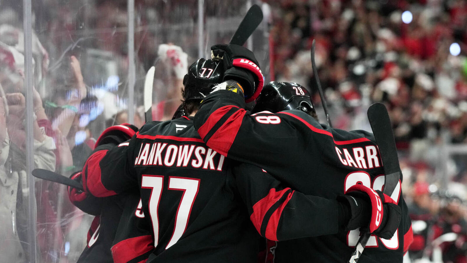 https://www.yardbarker.com/media/7/1/718b3bd622c9ea65d3ffb9227b2b36c74704d6c5/thumb_16x9/hurricanes-back-stanley-cup-final-canadiens-rout.jpg?v=1