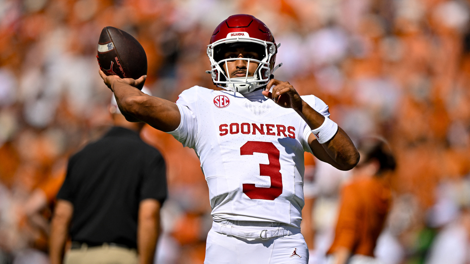 https://www.yardbarker.com/media/7/1/7191f102bdc60629e68d7918f1c55497cf620891/thumb_16x9/former-oklahoma-qb-named-starter-big-12-school.jpg