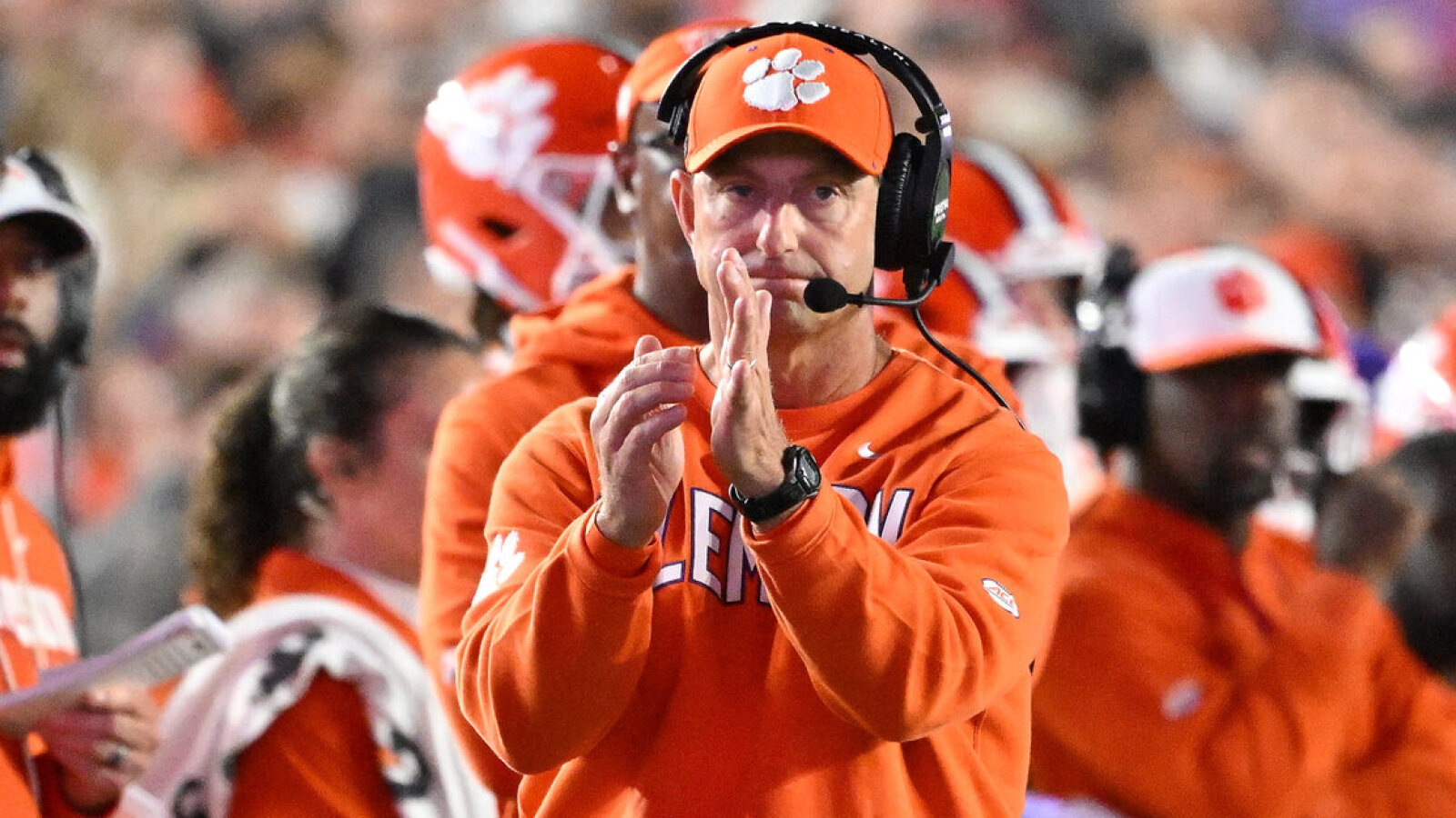 https://www.yardbarker.com/media/7/1/71b2c44116a1dc68d108433659478c4884758169/thumb_16x9/paul-finebaums-criticism-dabo-swinney-deserved.jpg?v=1