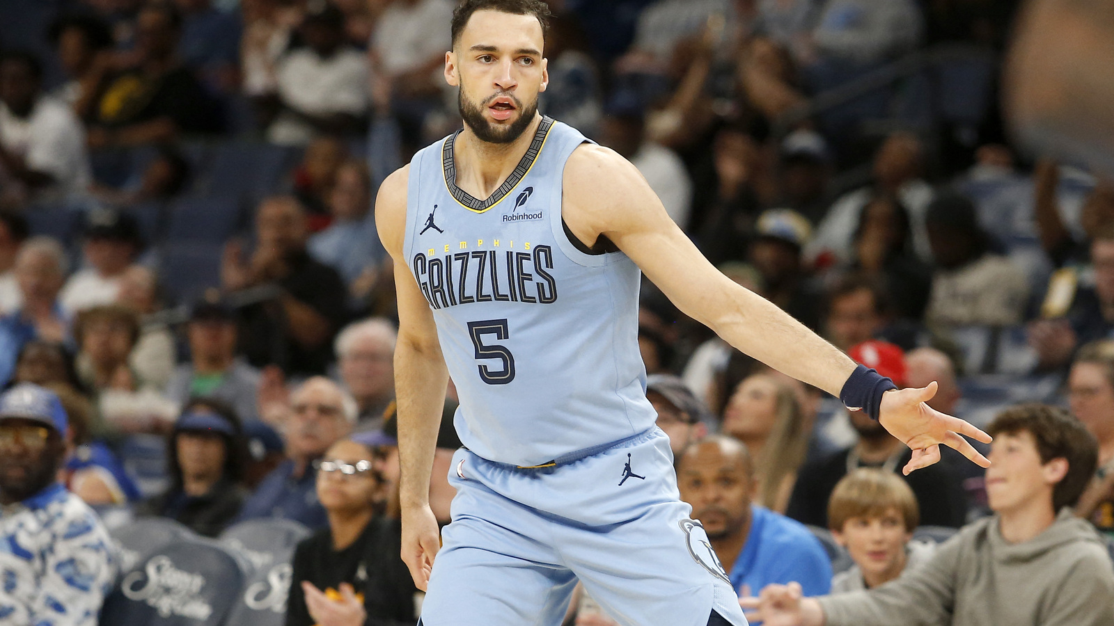 Warriors make pair of roster moves