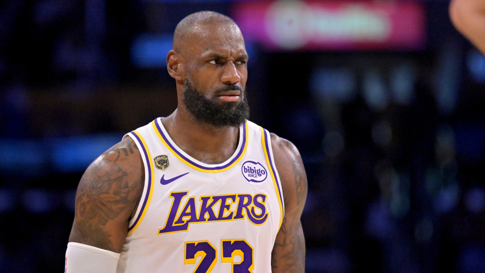 Report: Lakers will prioritize 1 player over LeBron James this summer