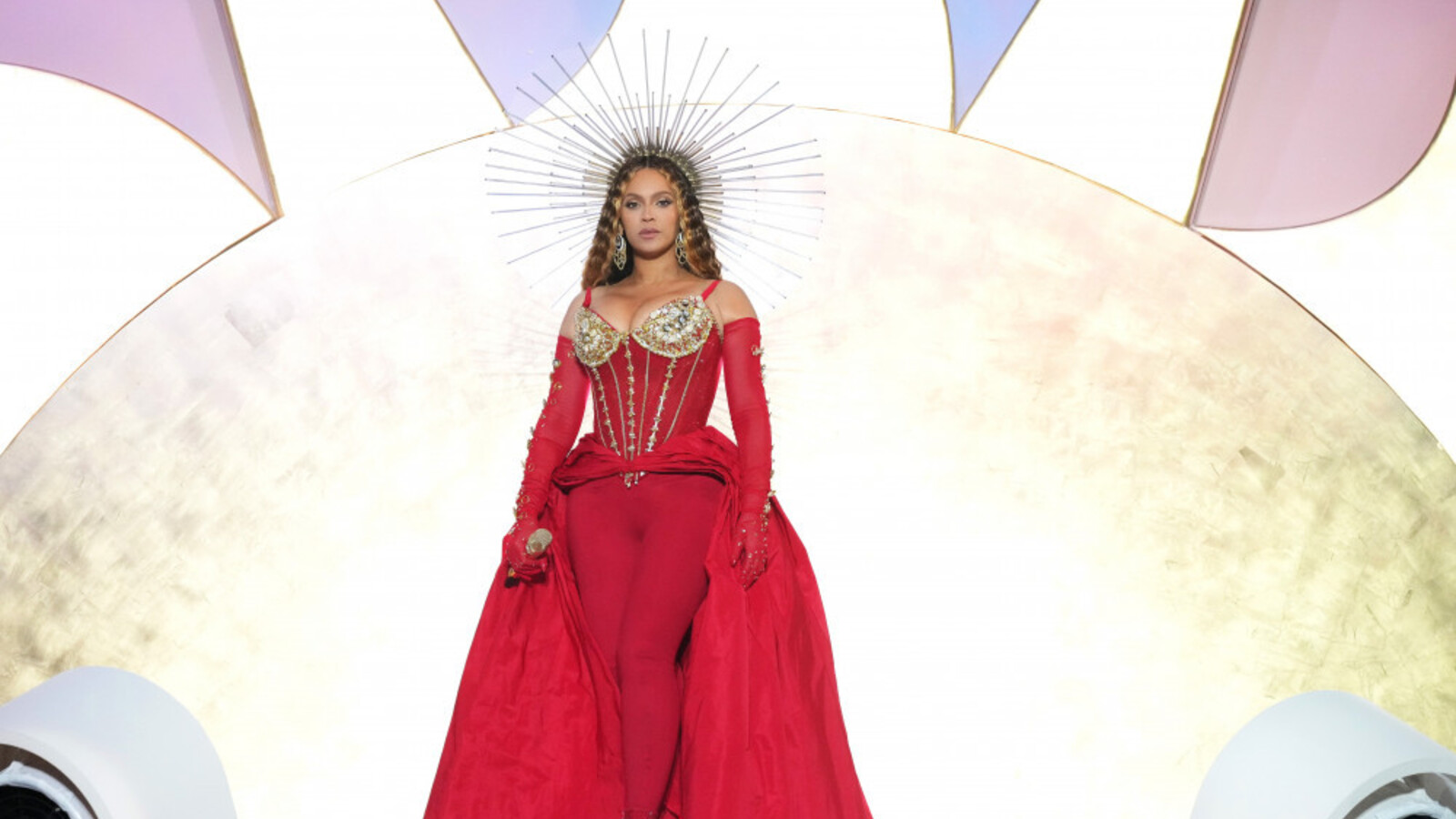 Beyonce competes against herself, says Normani | Yardbarker