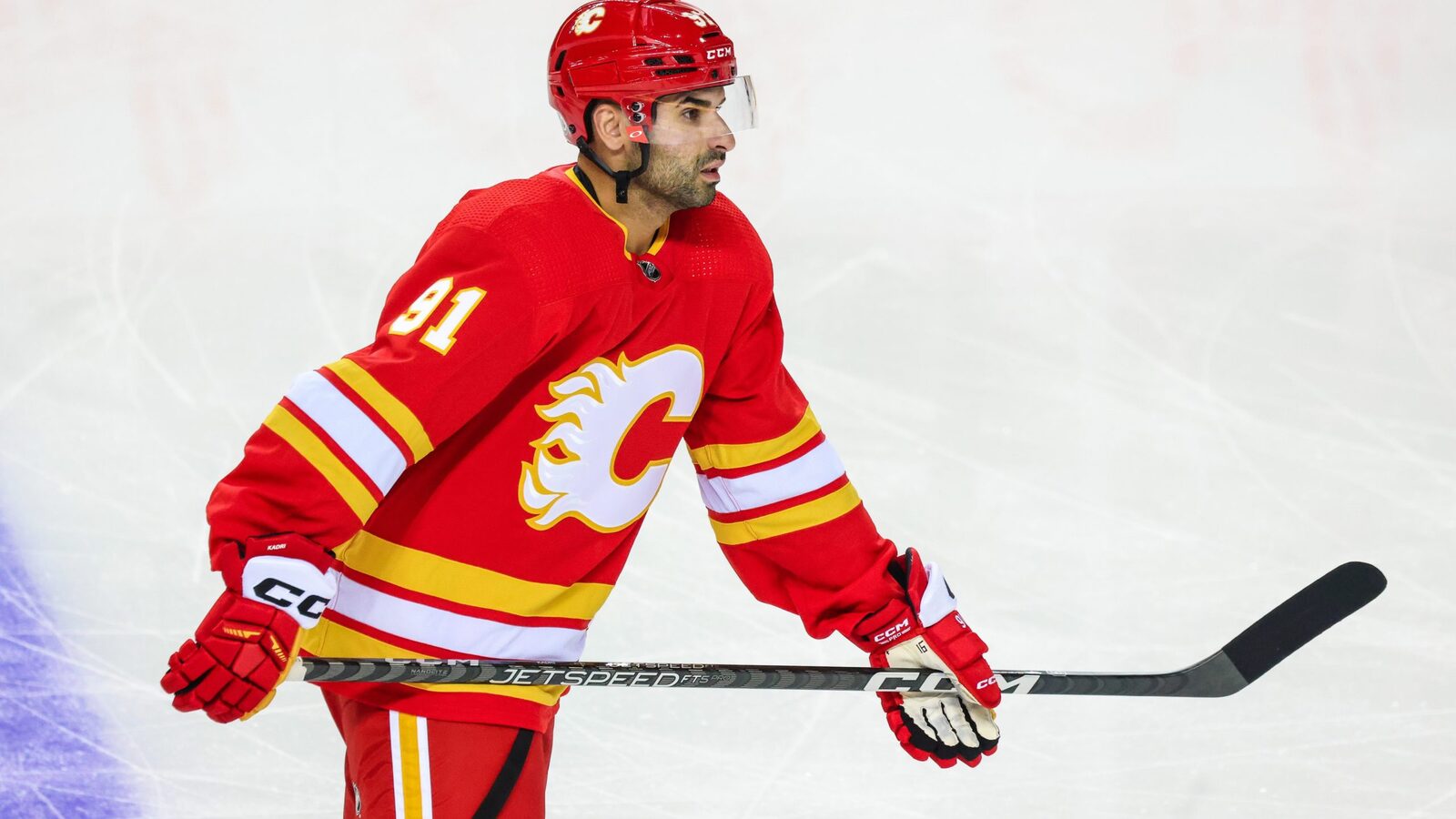 Calgary Flames forward Nazem Kadri didn't have a great night against Chicago - Vimarsana News
