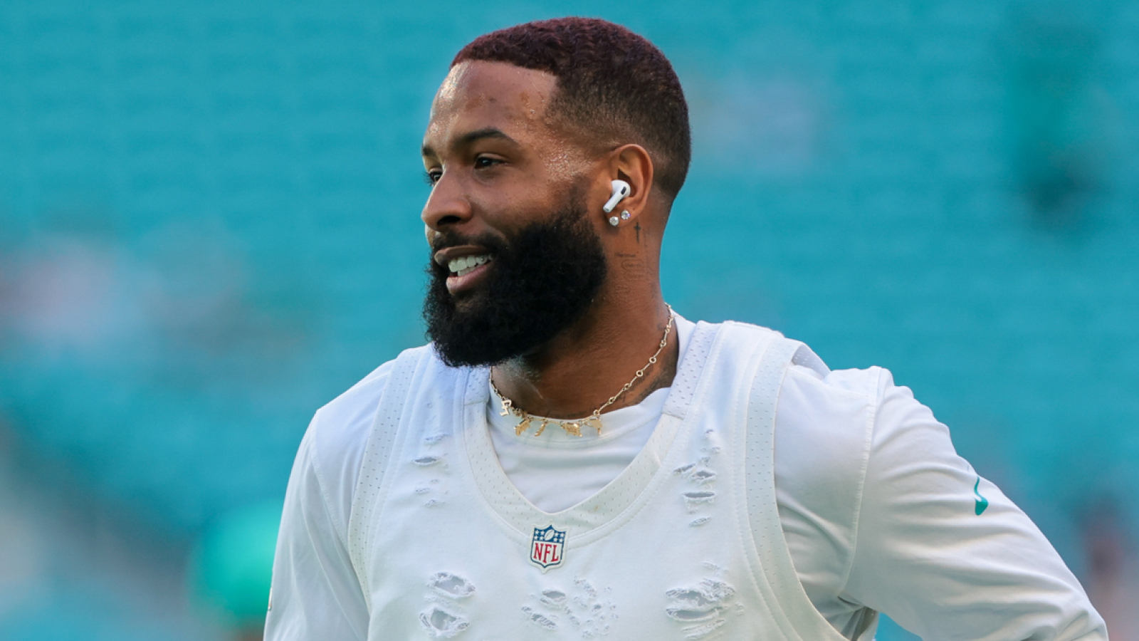https://www.yardbarker.com/media/7/2/72249bec983a757ec8d31c460c780f559358211c/thumb_16x9/nfl-insider-gives-giants-fans-reality-check.jpg?v=1