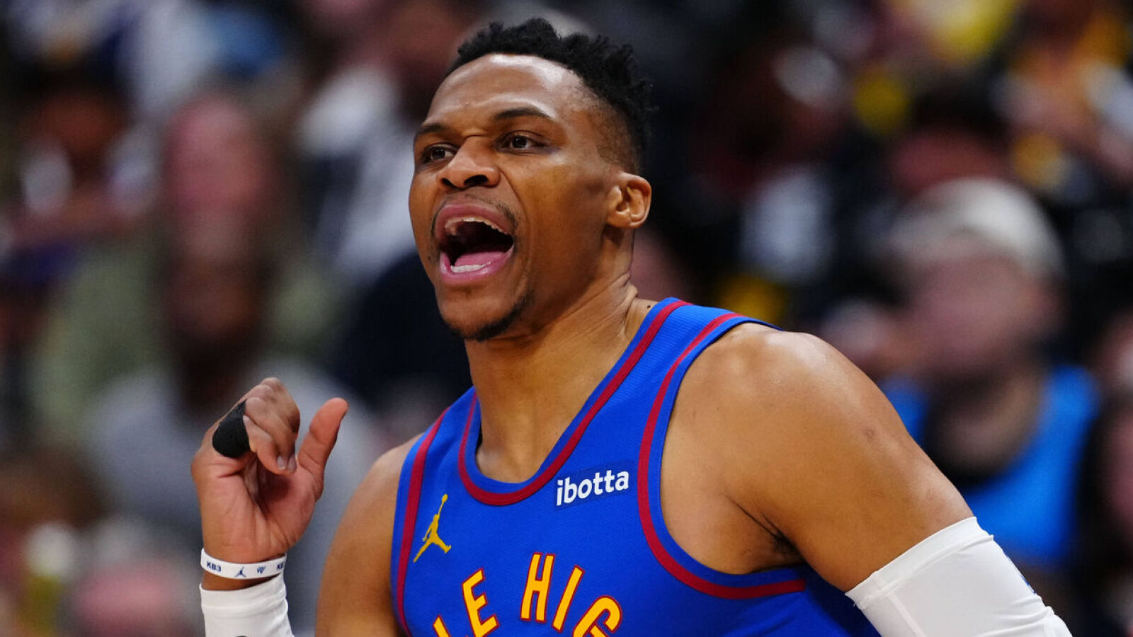 https://www.yardbarker.com/media/7/2/72997a369bef9a5fb8e9c1c3c6e02ea25c58e2ac/thumb_16x9/russell-westbrook-should-embrace-chance-play.jpg?v=1