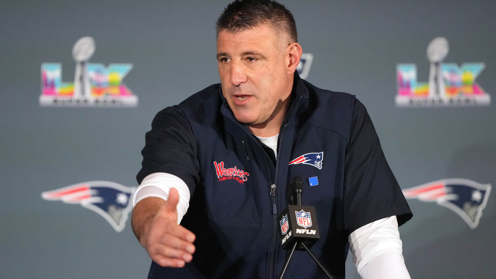 https://www.yardbarker.com/media/7/2/72a20935abee861d2e80b39ffb40d963f191e13f/thumb_16x9/washcloths-played-role-mike-vrabel-changing.jpg