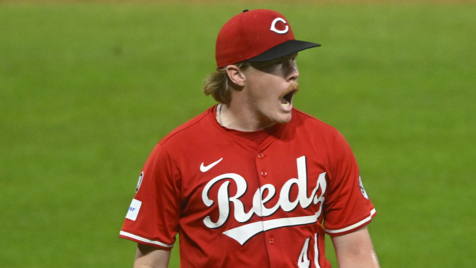 https://www.yardbarker.com/media/7/2/72dad227acdf66b61970517758481ca17fcf005c/thumb_16x9/reds-pitcher-continues-impress-latest-gem-vs.jpg?v=1