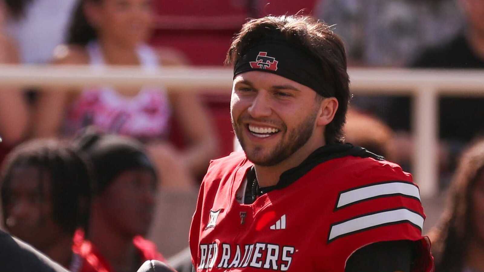 https://www.yardbarker.com/media/7/3/731ed39e5898c9662e8925b621e035957d407939/thumb_16x9/texas-techs-brendan-sorsby-through-warmups-before.jpg?v=1