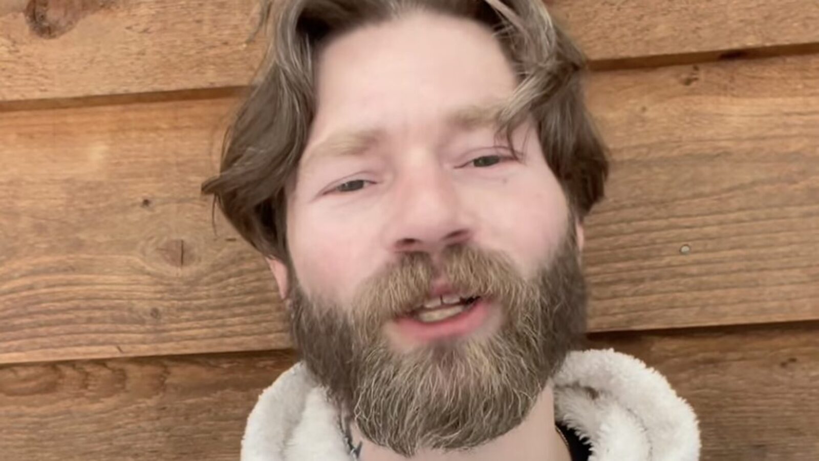 'Alaskan Bush People': Bear Brown Responds to Accusations Show Is 'Fake' |  Yardbarker