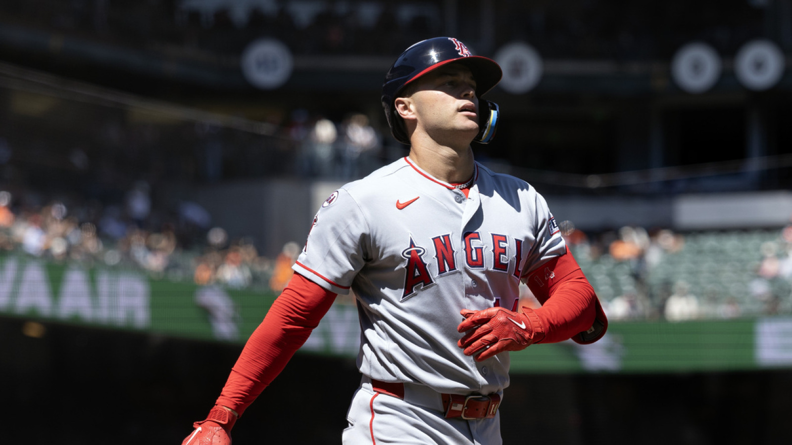 Angels trade a former 20-HR hitter to a division rival