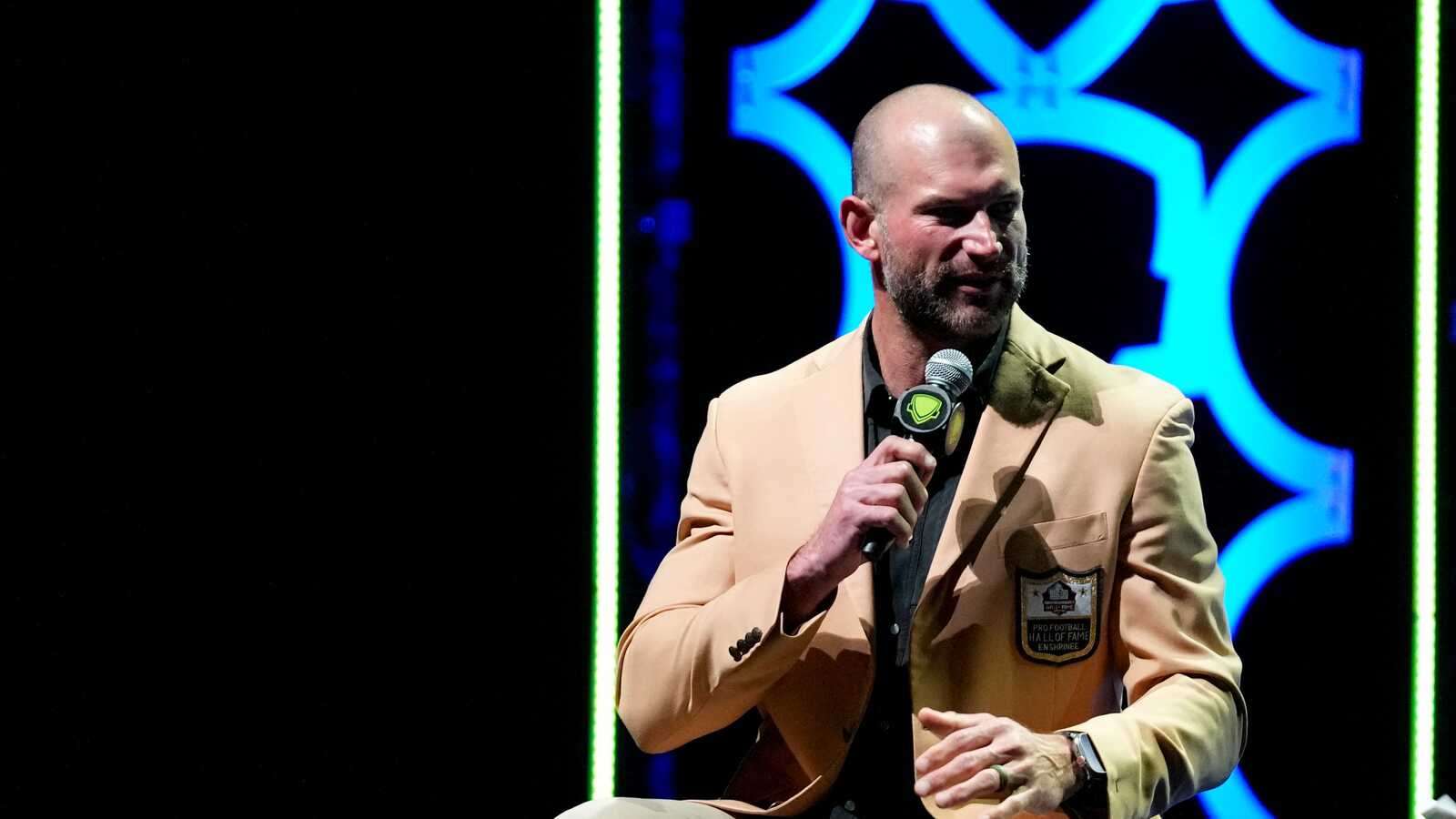 Joe Thomas Comments on Browns $2.4B Billion Decision | Yardbarker