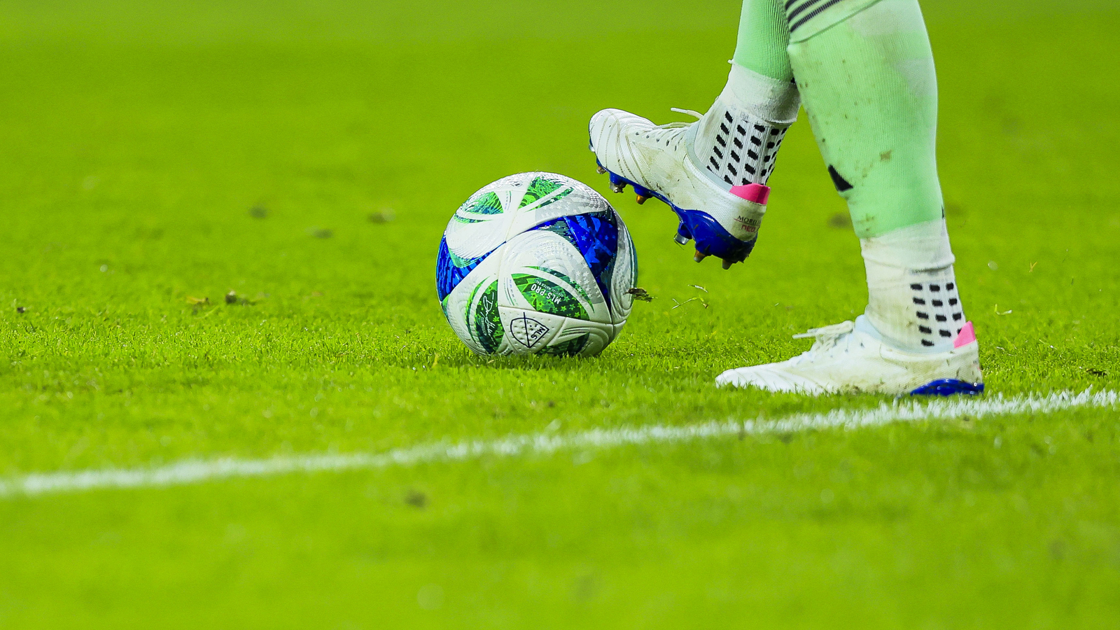 6 HARDEST Footballers in History