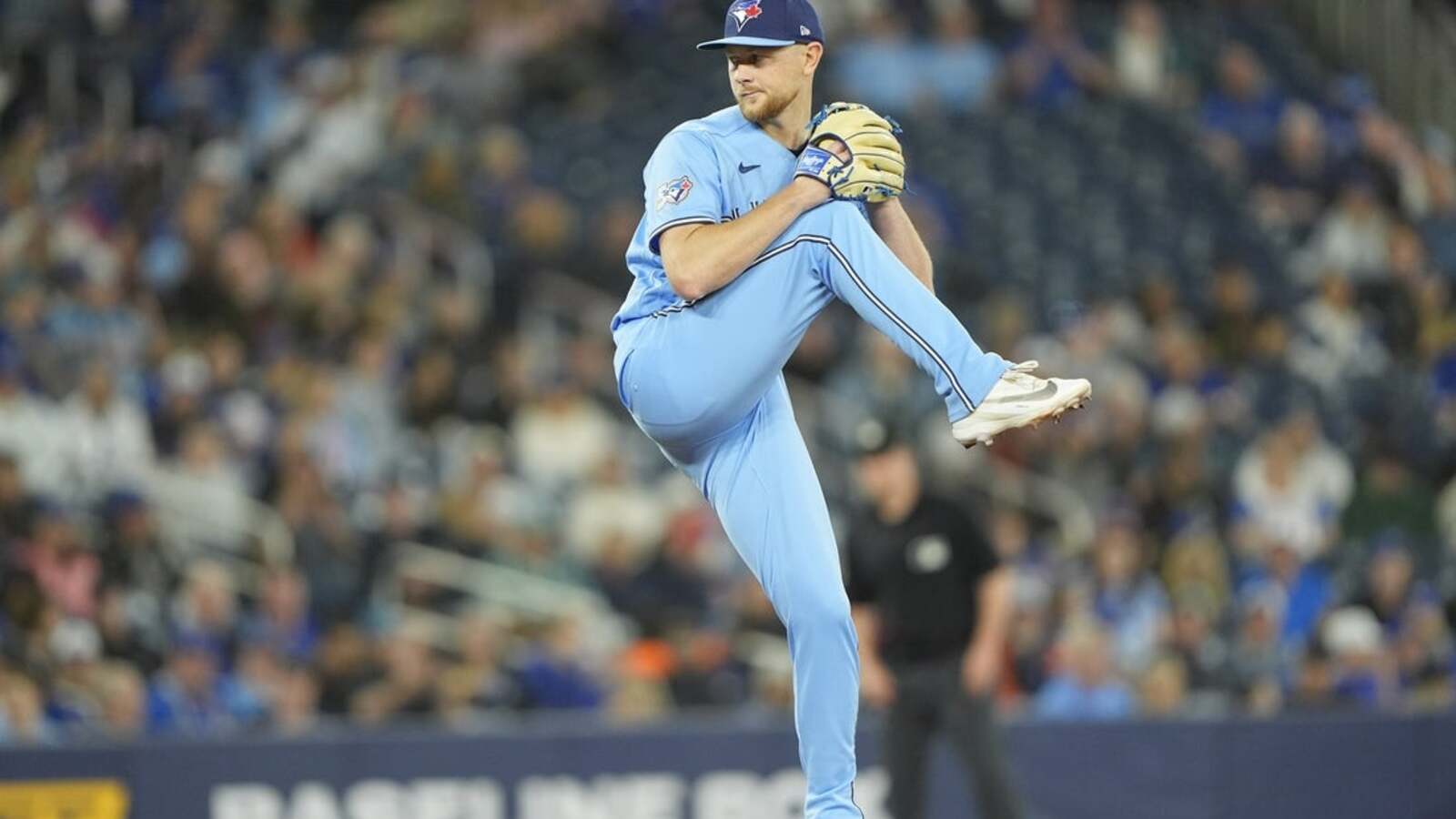 Blue Jays rout Red Sox to win three-game set