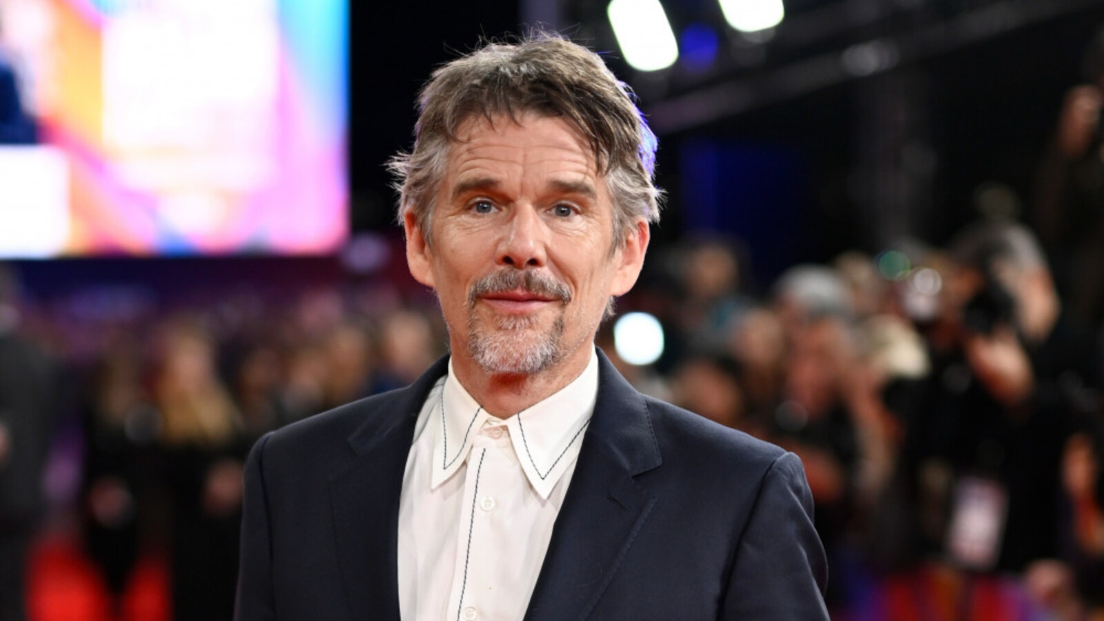 Ethan Hawke's wife fled set after seeing his 'combover' | Yardbarker