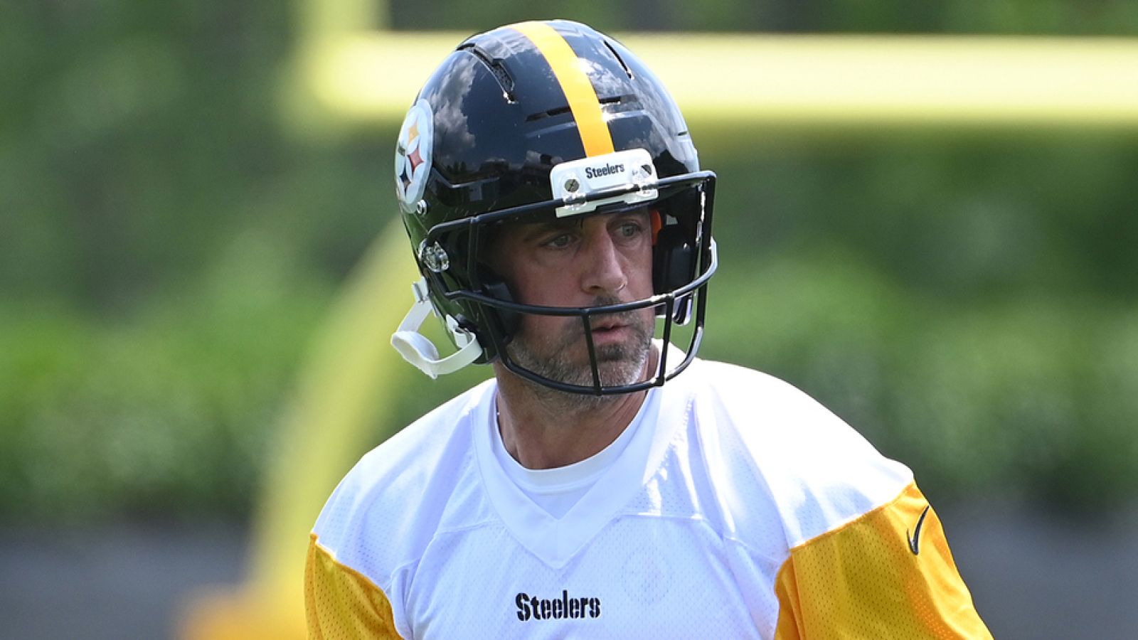 https://www.yardbarker.com/media/7/5/750600905878e2203c07f00d4256a579059fd113/thumb_16x9/steelers-insider-expands-on-rodgers-work-oc-smith.jpg?v=1