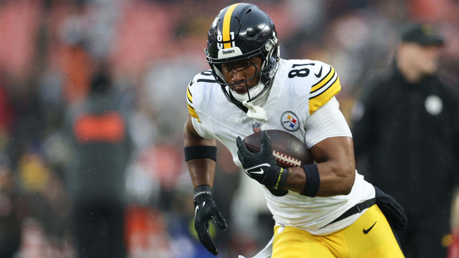 https://www.yardbarker.com/media/7/5/756edb96b4e40c0a100d4ecfcb793f96443227f6/thumb_16x9/three-veteran-nfl-offensive-free-agents-still-on.jpg?v=1