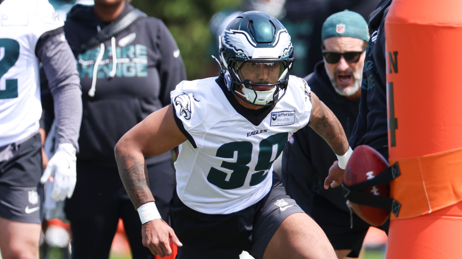 Eagles Make Four Moves, Release OLB Za'Darius Smith From Retired List