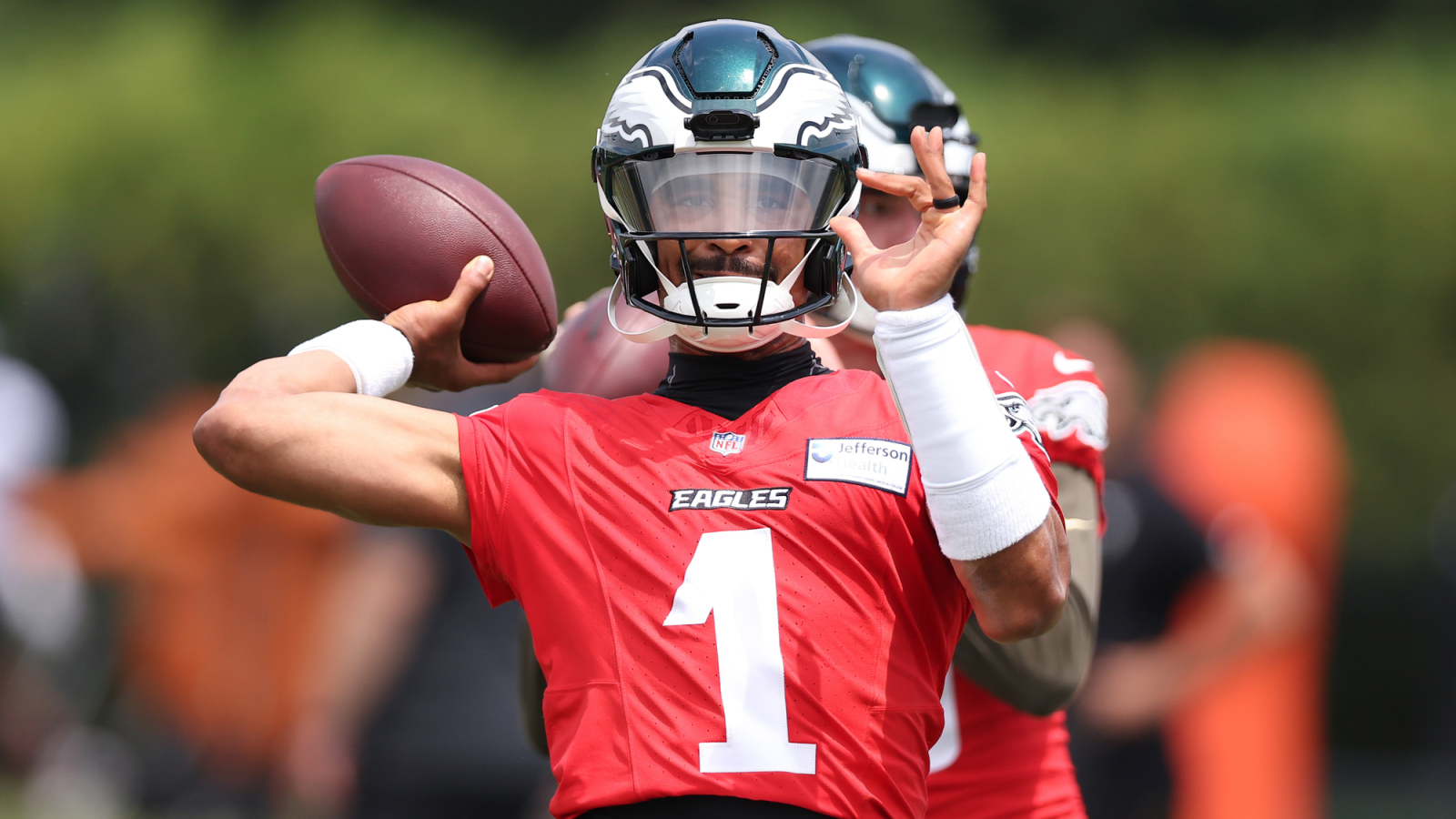 https://www.yardbarker.com/media/7/6/762e53ac5d8dbad2cf5c09b572c8b5b806d549b9/thumb_16x9/nfl-gm-repeats-predictions-eagles-jalen-hurts.jpg?v=1