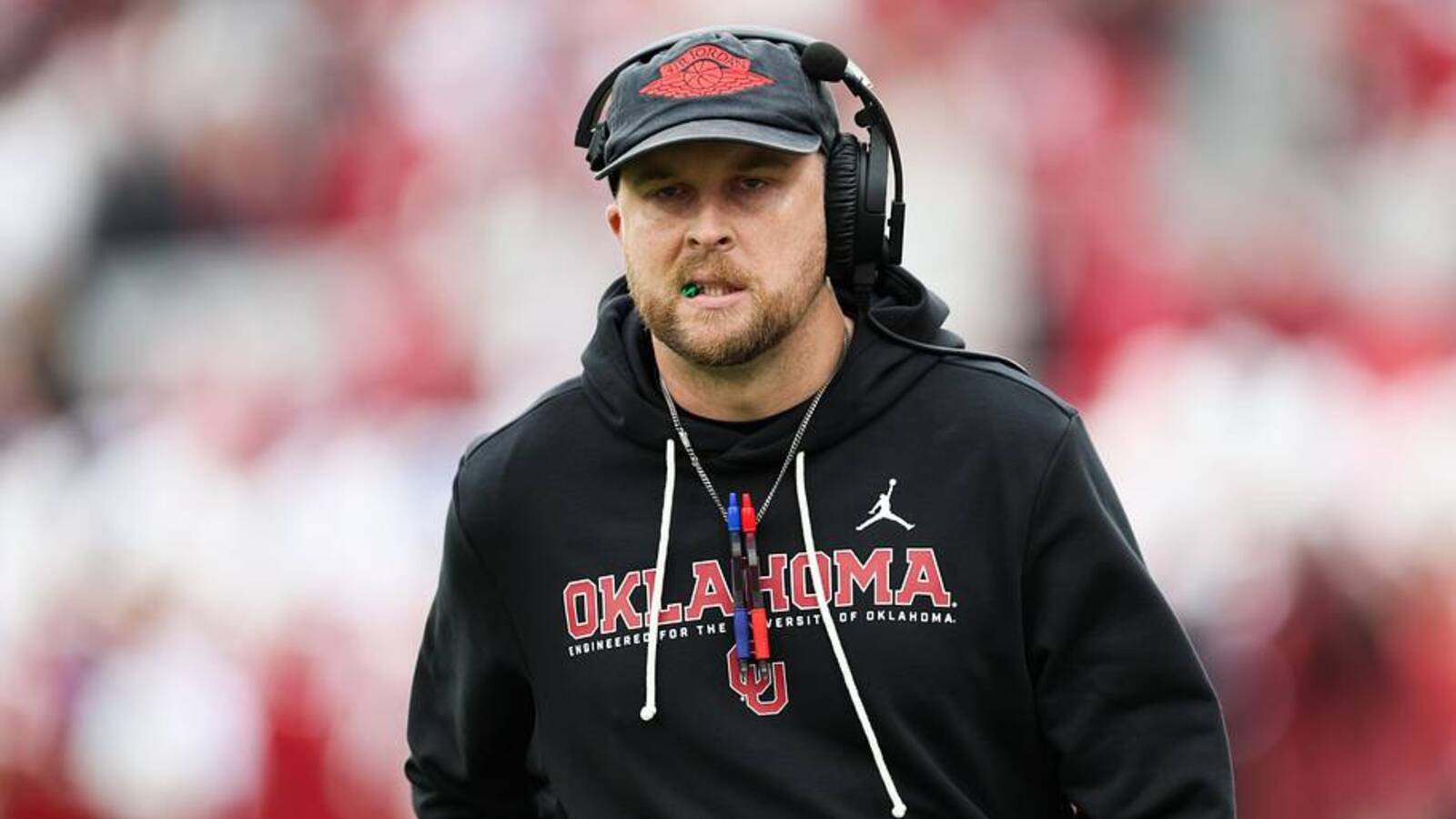 How Kevin Wilson is Helping Offensive Coordinator Ben Arbuckle at Oklahoma