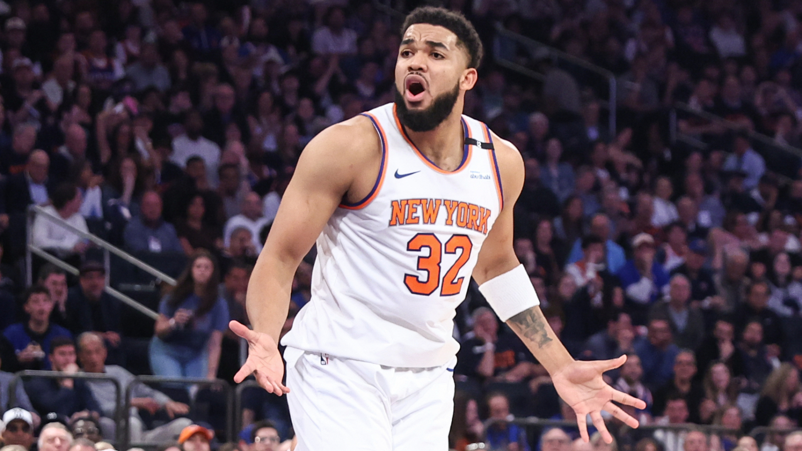 https://www.yardbarker.com/media/7/6/7698b504e592f4c93a9ba9b7a840e8b2d2d55600/thumb_16x9/10-three-pointers-nba-game-quiz.jpg?v=1
