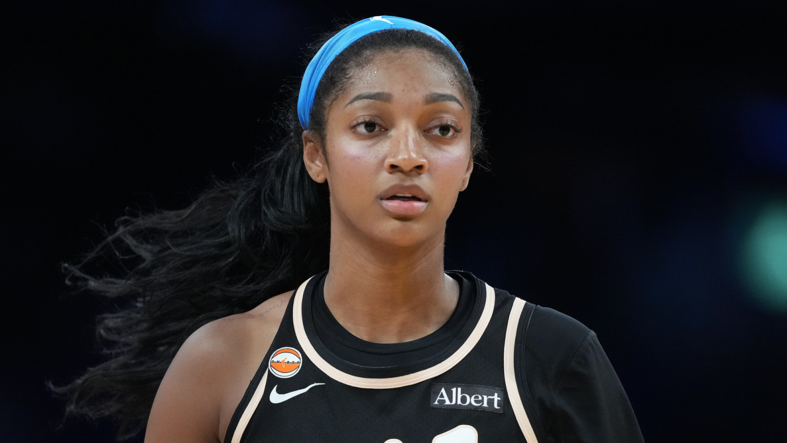 https://www.yardbarker.com/media/7/6/76b1aba7283d3ca0c039200c1339750075b66771/thumb_16x9/angel-reese-rebrand-herself-world-cup-win.jpg?v=1