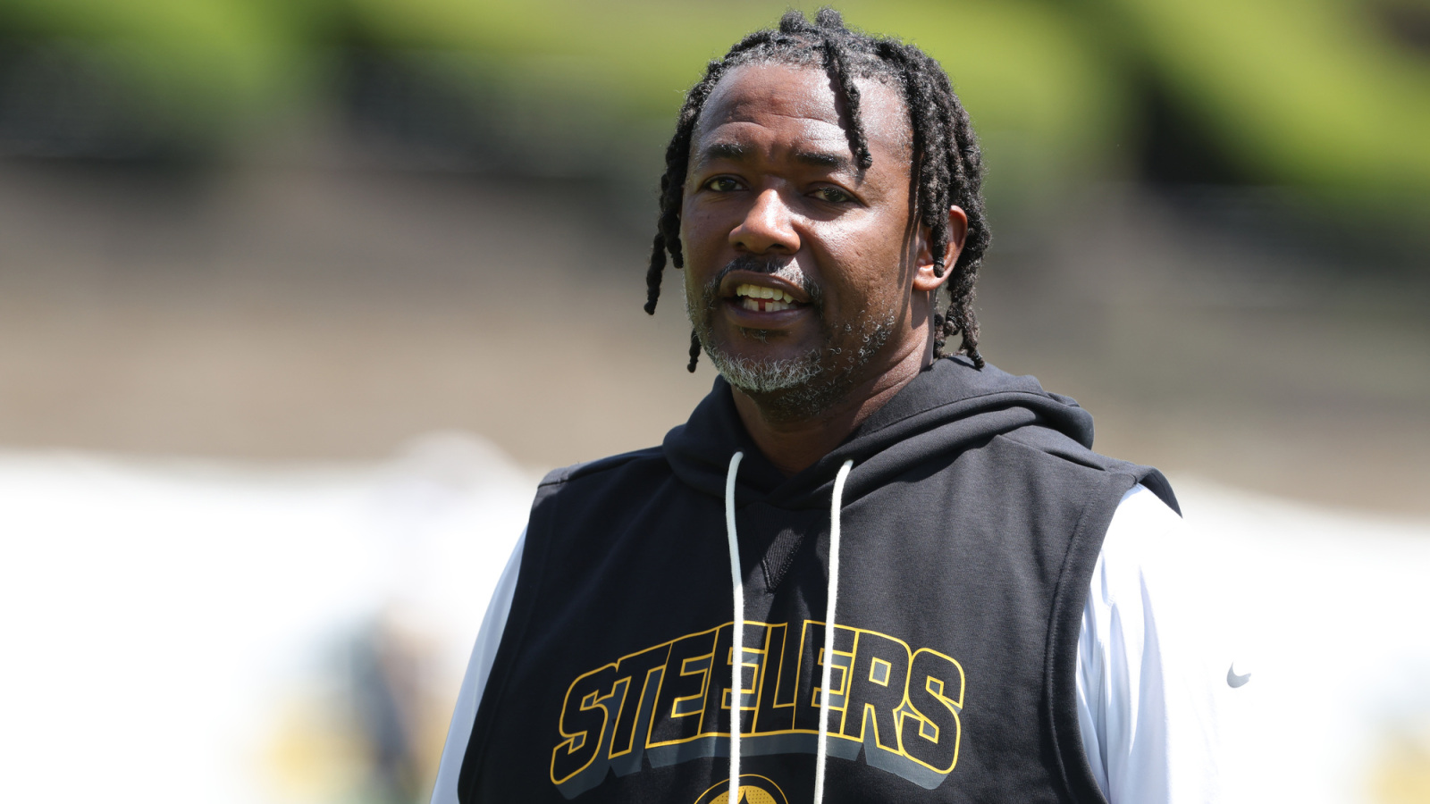 Former Steelers Offensive Lineman Calls Out Old Defensive Habits Creeping Back In