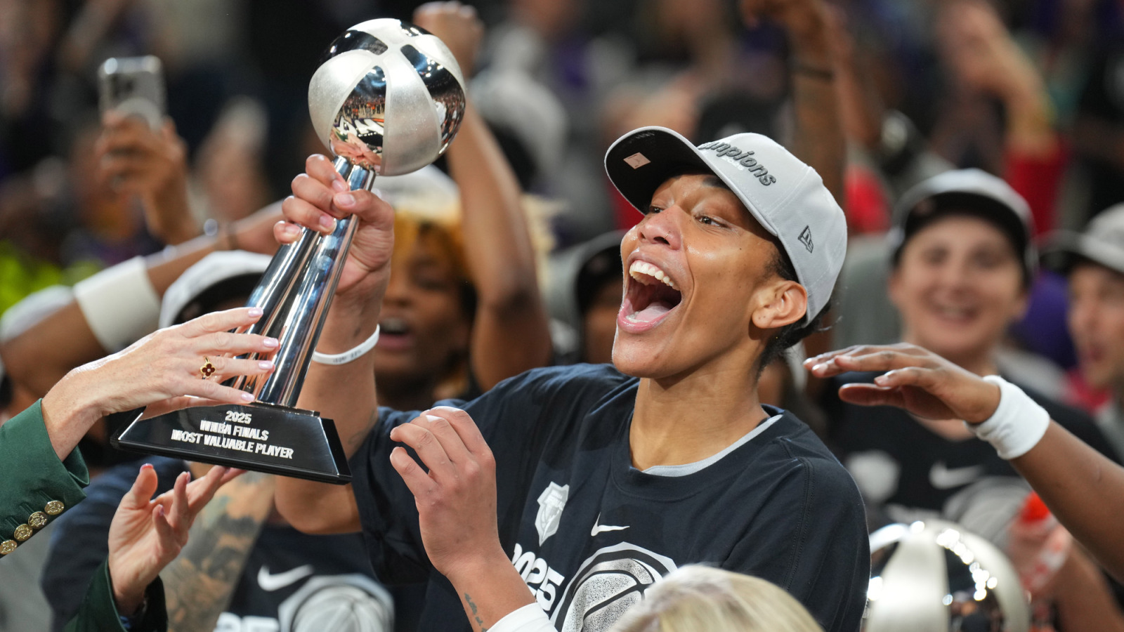https://www.yardbarker.com/media/7/7/776e983cbc1e10ee8d2cf84e78f675e6d1fd6249/thumb_16x9/ace-greats-las-vegas-captures-wnba-championship.jpg?v=1