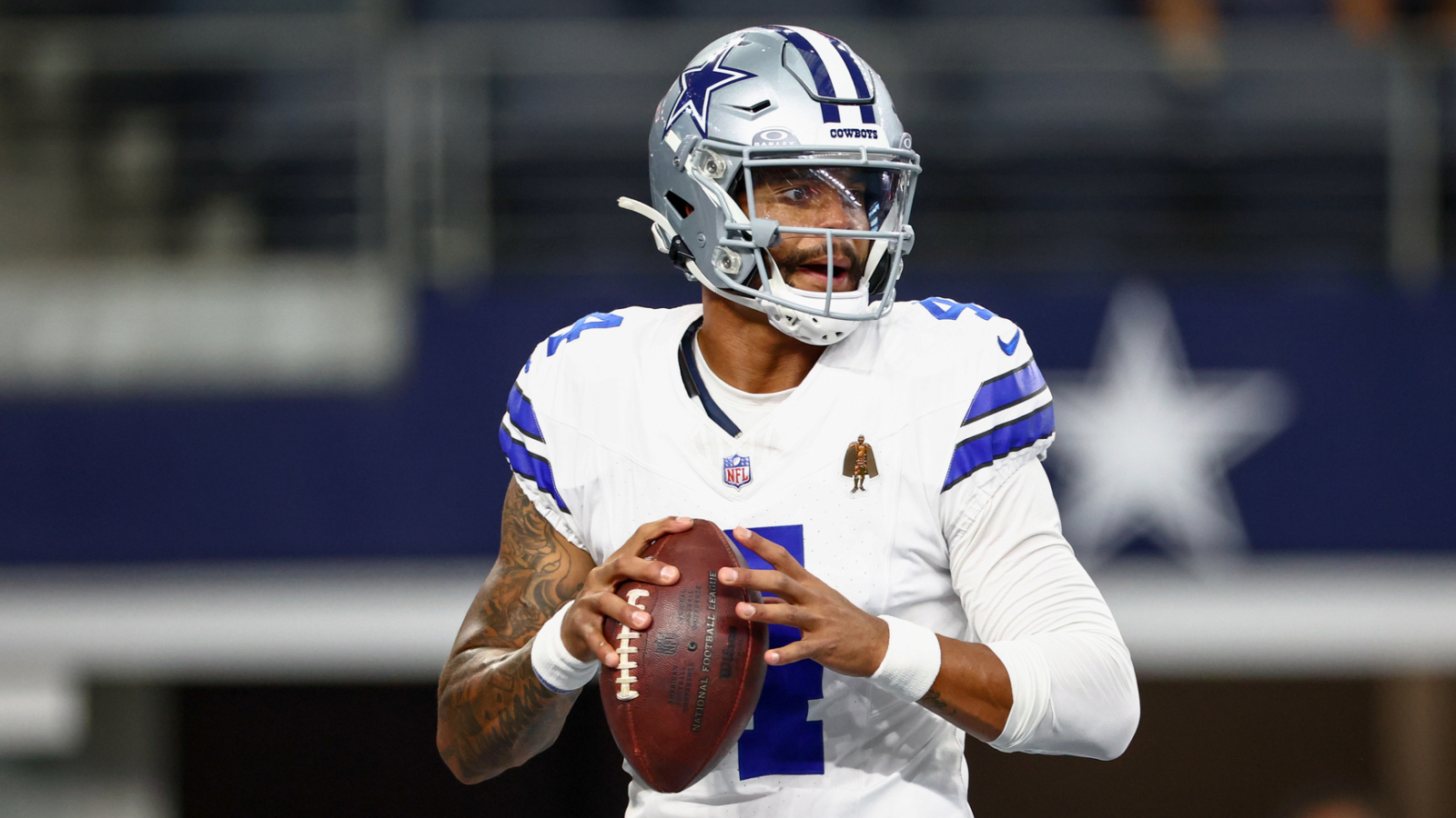 https://www.yardbarker.com/media/7/7/77c25323da5d8a584c8cdebdd09ee6b364db8935/thumb_16x9/cowboys-hc-challenges-dak-prescott-improve-aspect.jpg?v=1