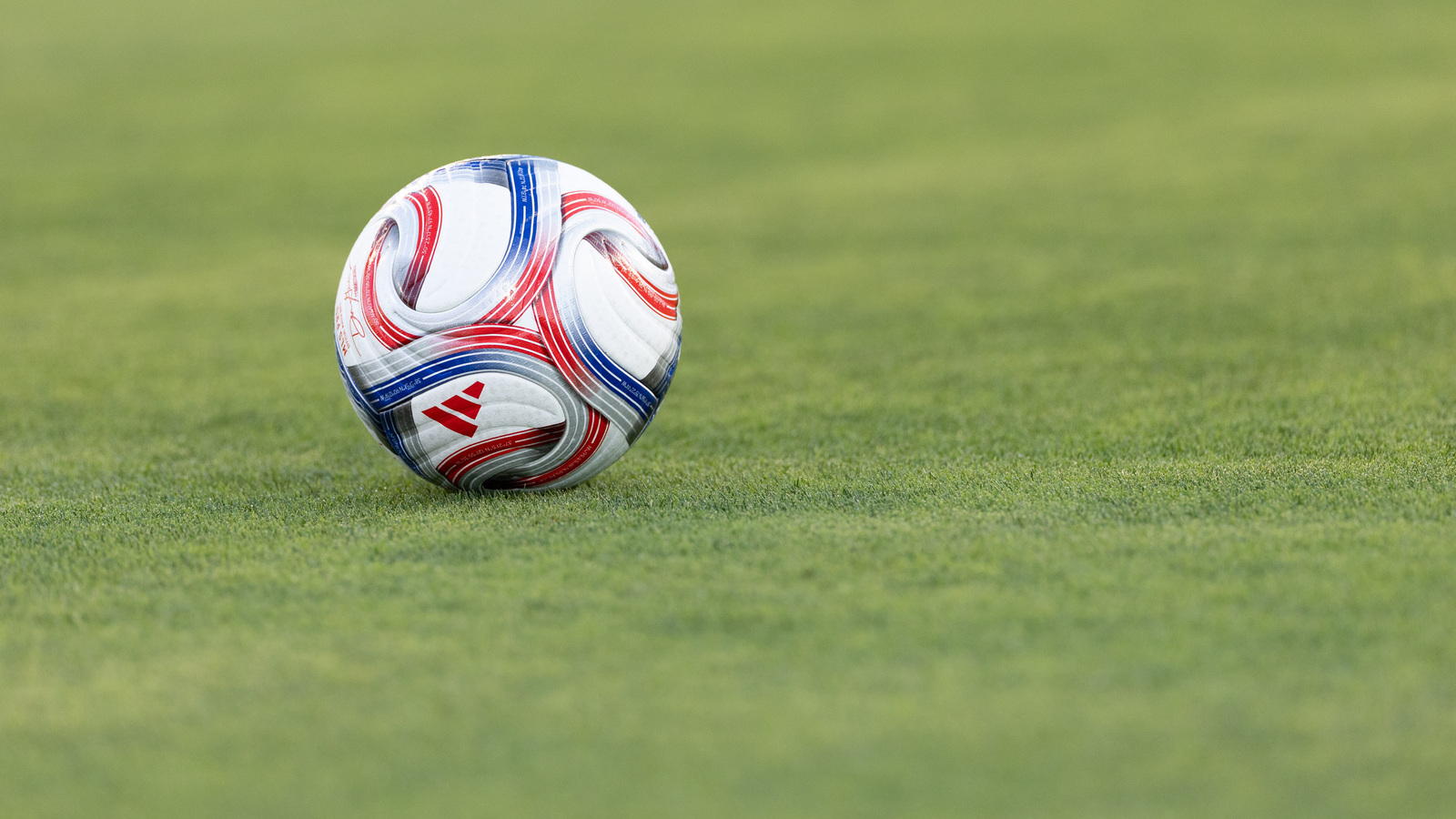 Furman soccer player's lower leg amputated after injury in match ...