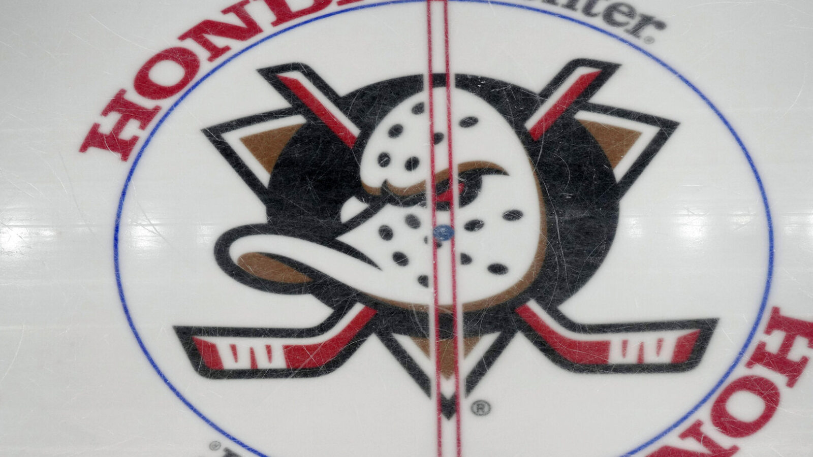 https://www.yardbarker.com/media/7/9/792f0d5a2cf00fcc801df654c53c748f90ce8ece/thumb_16x9/breaking-down-strange-new-direction-ducks.jpg?v=1