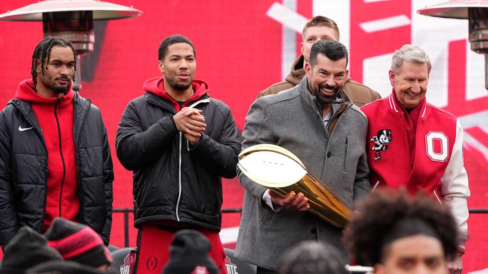 https://www.yardbarker.com/media/7/9/793c0967340f408a3d52d1a6008a4545eb14ddc0/thumb_16x9/college-football-playoff-teams-quiz.jpg?v=1