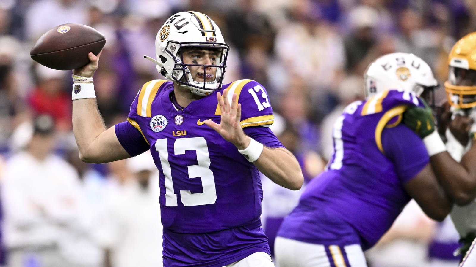 https://www.yardbarker.com/media/7/9/79477ba562154a9a54d2cfd086856d43493d3c47/thumb_16x9/analyst-believes-sec-qb-best-country.jpg