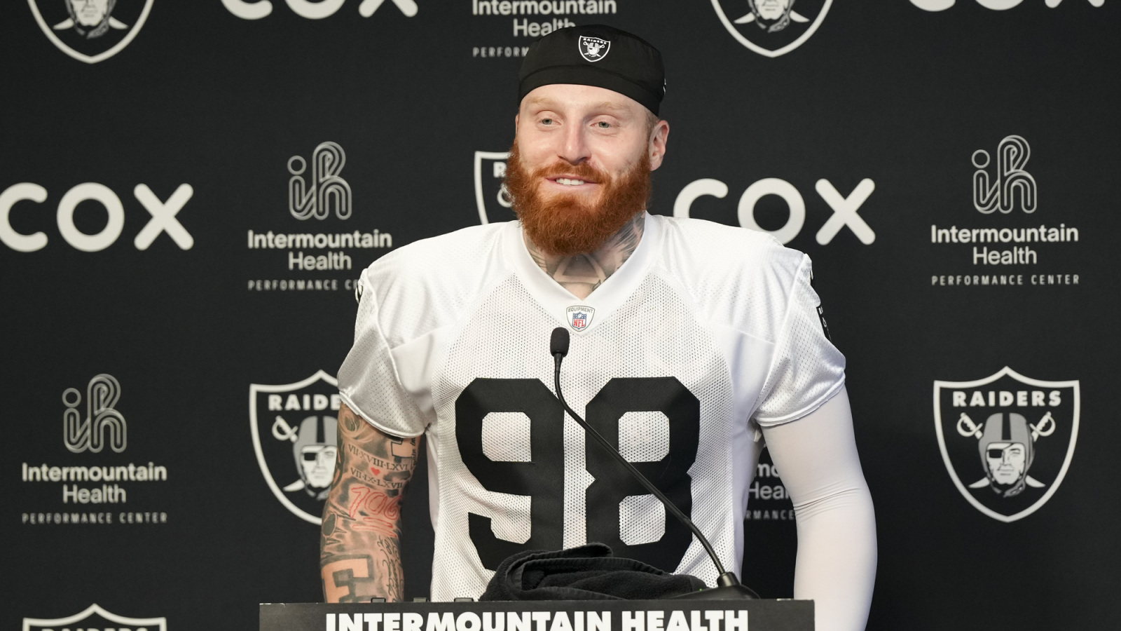 https://www.yardbarker.com/media/7/9/796ec65372a813b4cd788e24508317d2c3295771/thumb_16x9/raiders-crosby-said-mendoza-pick-six-against.jpg?v=1