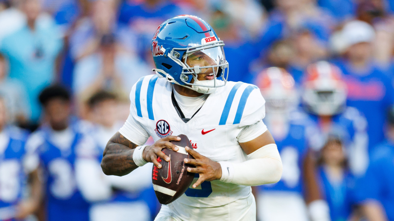 https://www.yardbarker.com/media/7/9/7970a758a9e6f293e11f23340158b37092378309/thumb_16x9/ole-miss-qb-trinidad-chambliss-trait-nfl-scouts.jpg?v=1