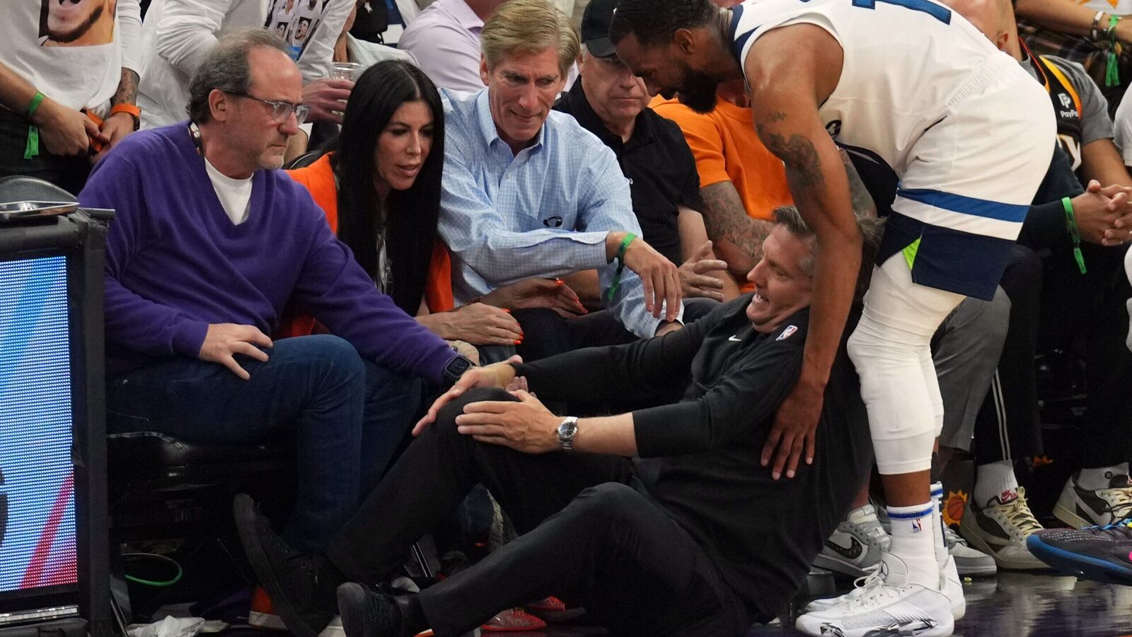 Timberwolves’ Bench Setup Could Be Interesting After Chris Finch Knee ...