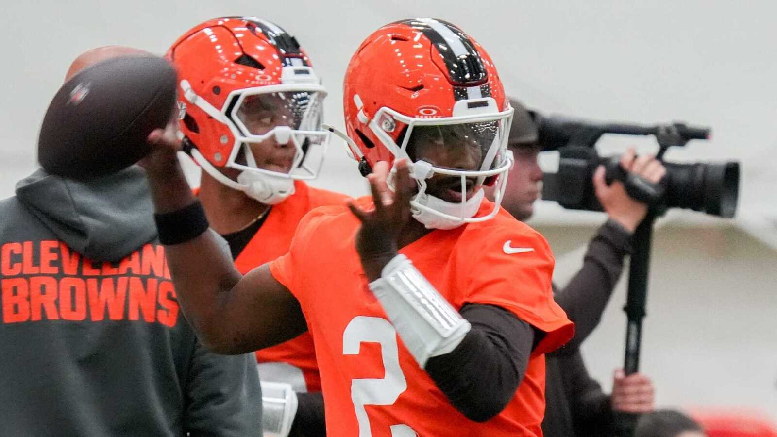 https://www.yardbarker.com/media/7/9/7998d96427f042ccda3a125f14c084de0cad086f/thumb_16x9/shedeur-sanders-says-he-competing-deshaun-watson.jpg?v=1