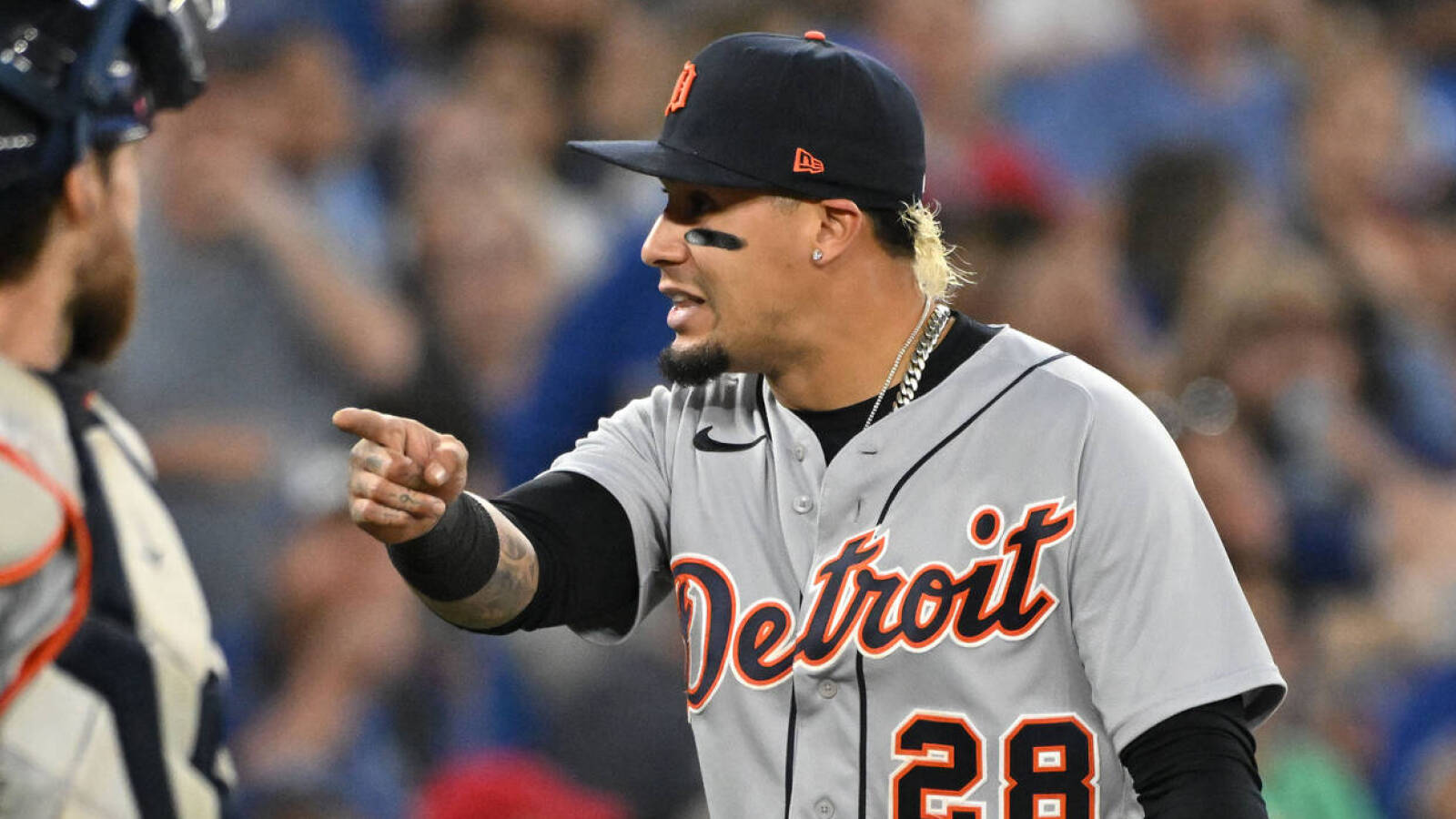 Tigers' Javier Baez benched after multiple head-scratching mistakes vs Blue  Jays