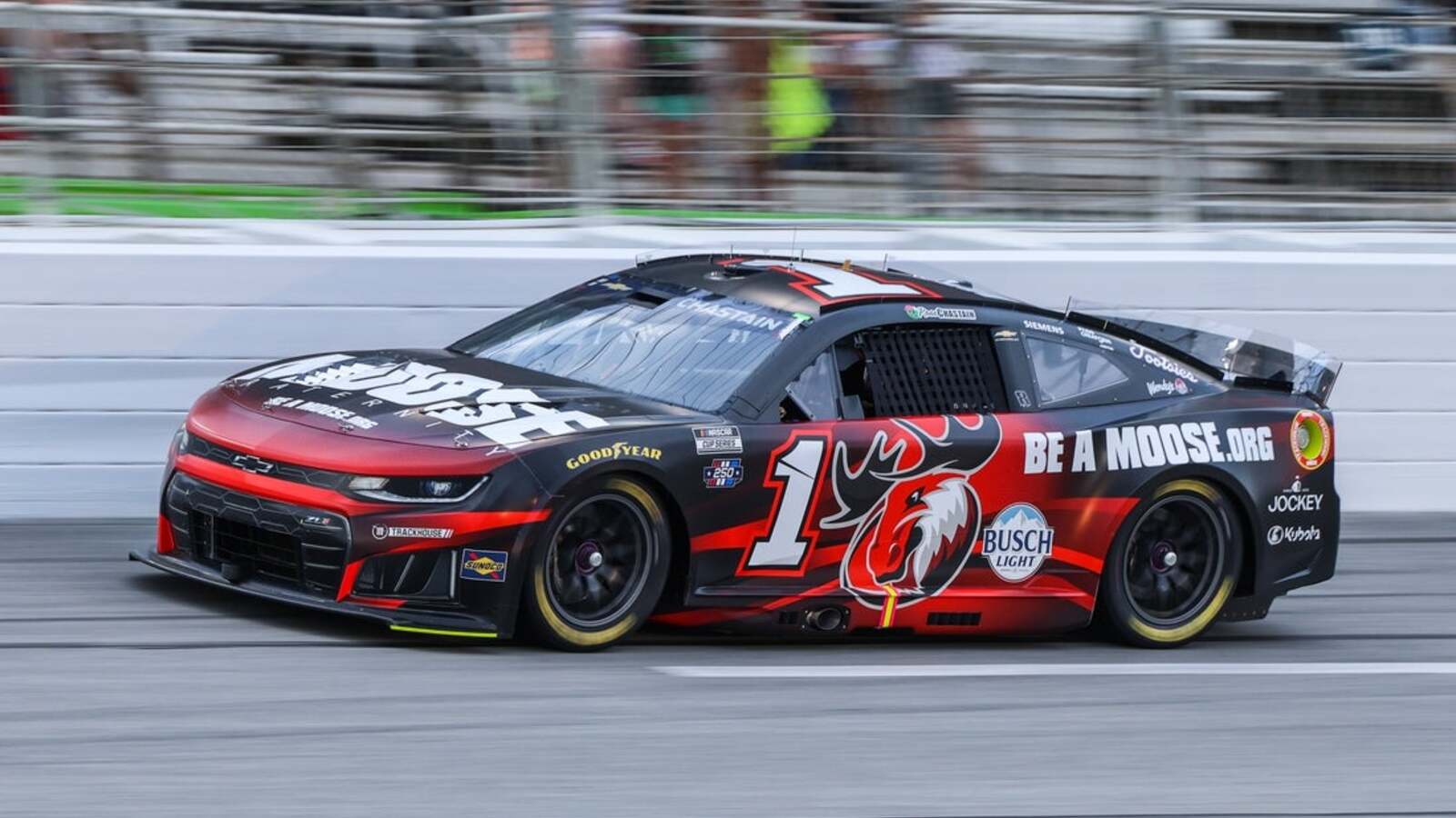 Ross Chastain Secures Daytona Pole Position