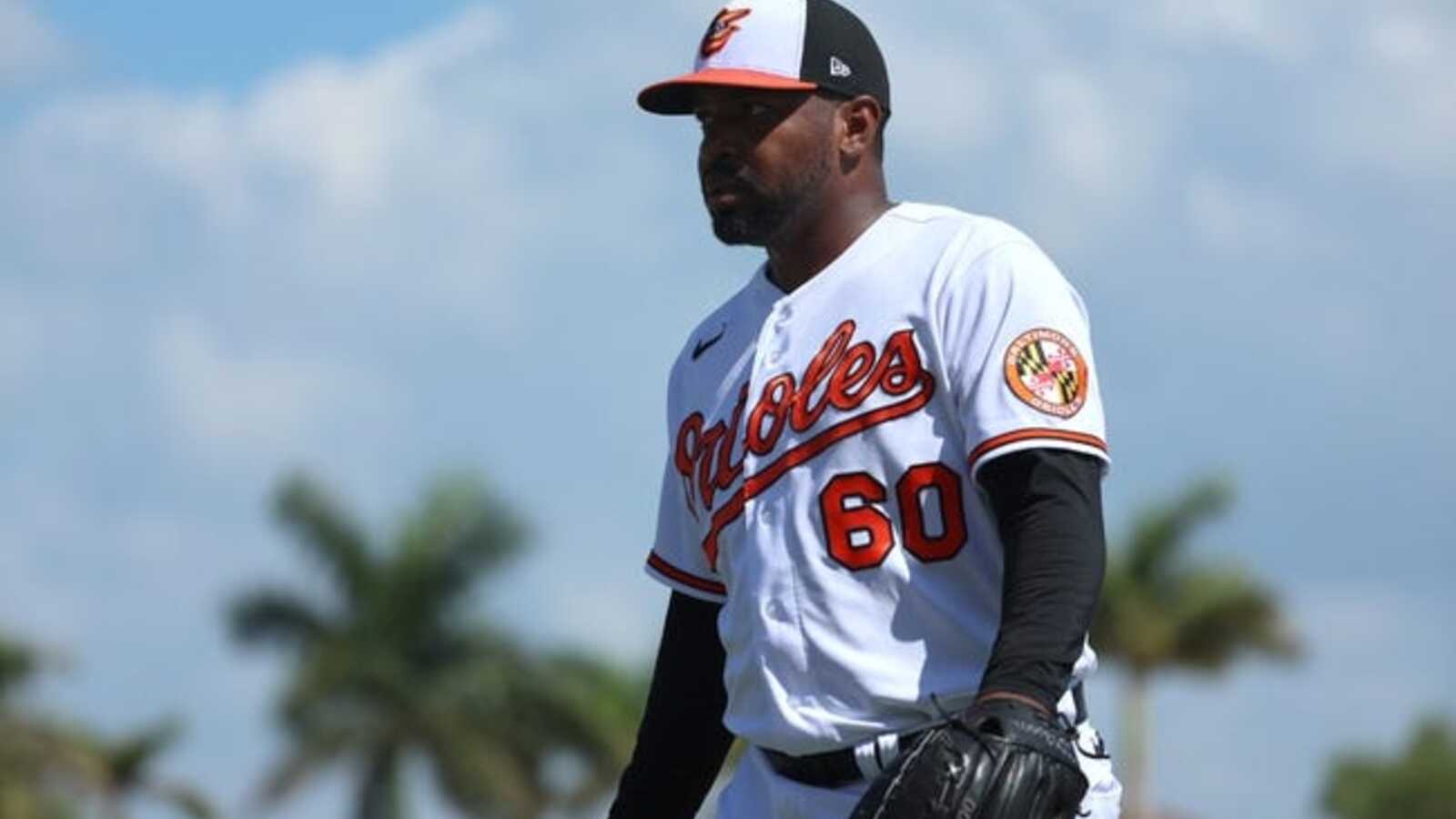 Report: RHP Mychal Givens opts out of deal with Marlins