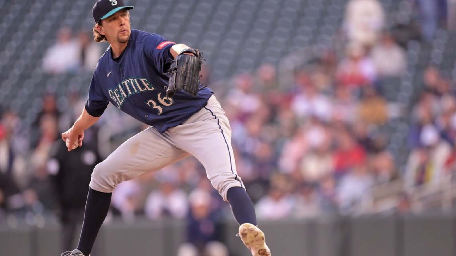 Late offensive eruption leads Mariners over Twins | Yardbarker