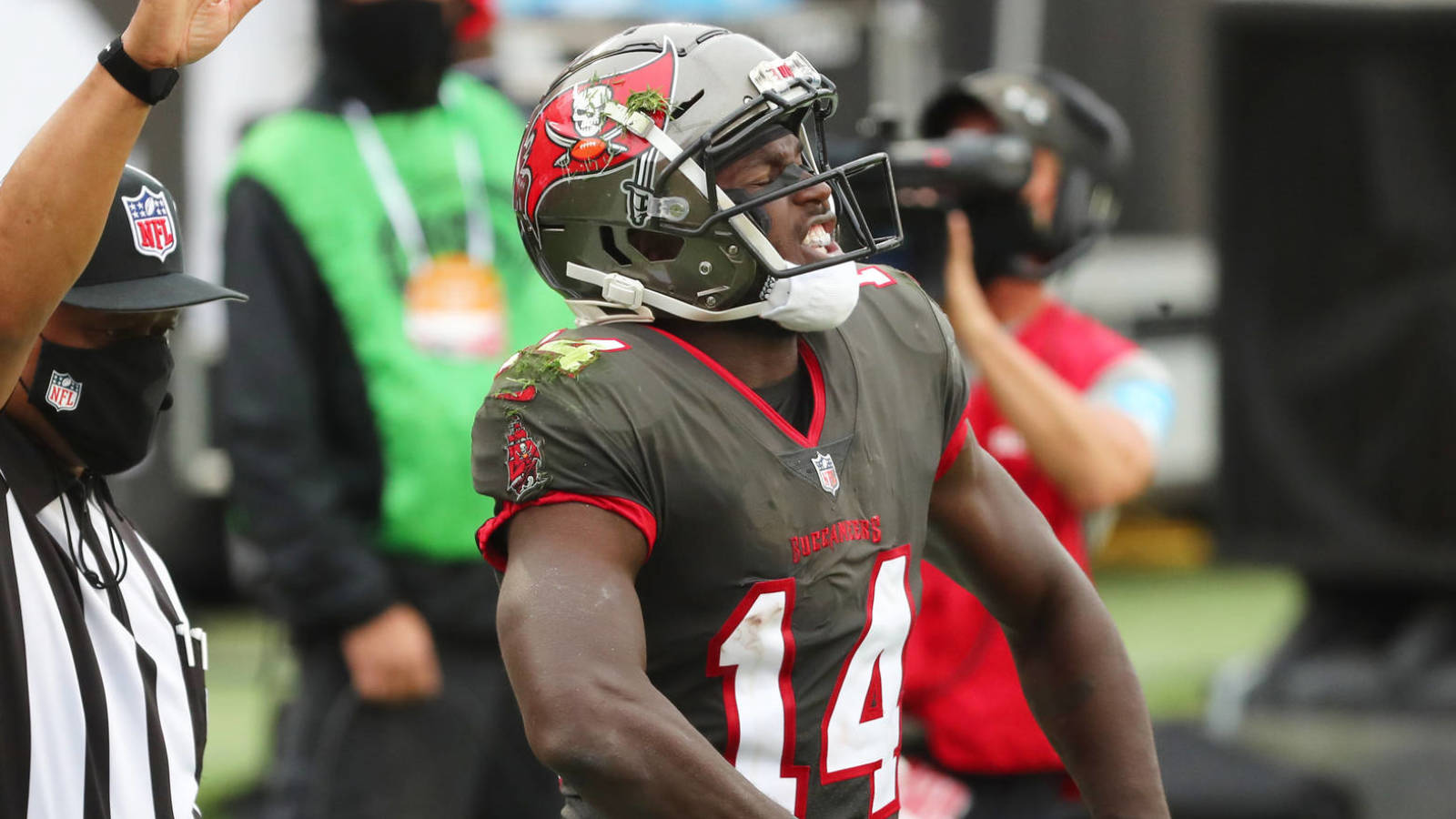 Bucs add Chris Godwin to injury report with quad issue Yardbarker
