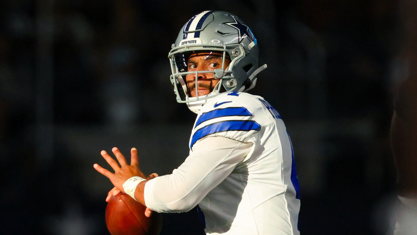 https://www.yardbarker.com/media/7/a/7aebb6544f4efefd0e9f5391799c49331961852a/thumb_16x9/dak-updates-on-injury-recovery-discusses-pickens.jpg?v=1