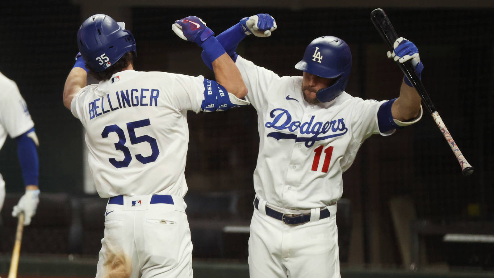 Cody Bellinger suffers shoulder injury while celebrating huge home run