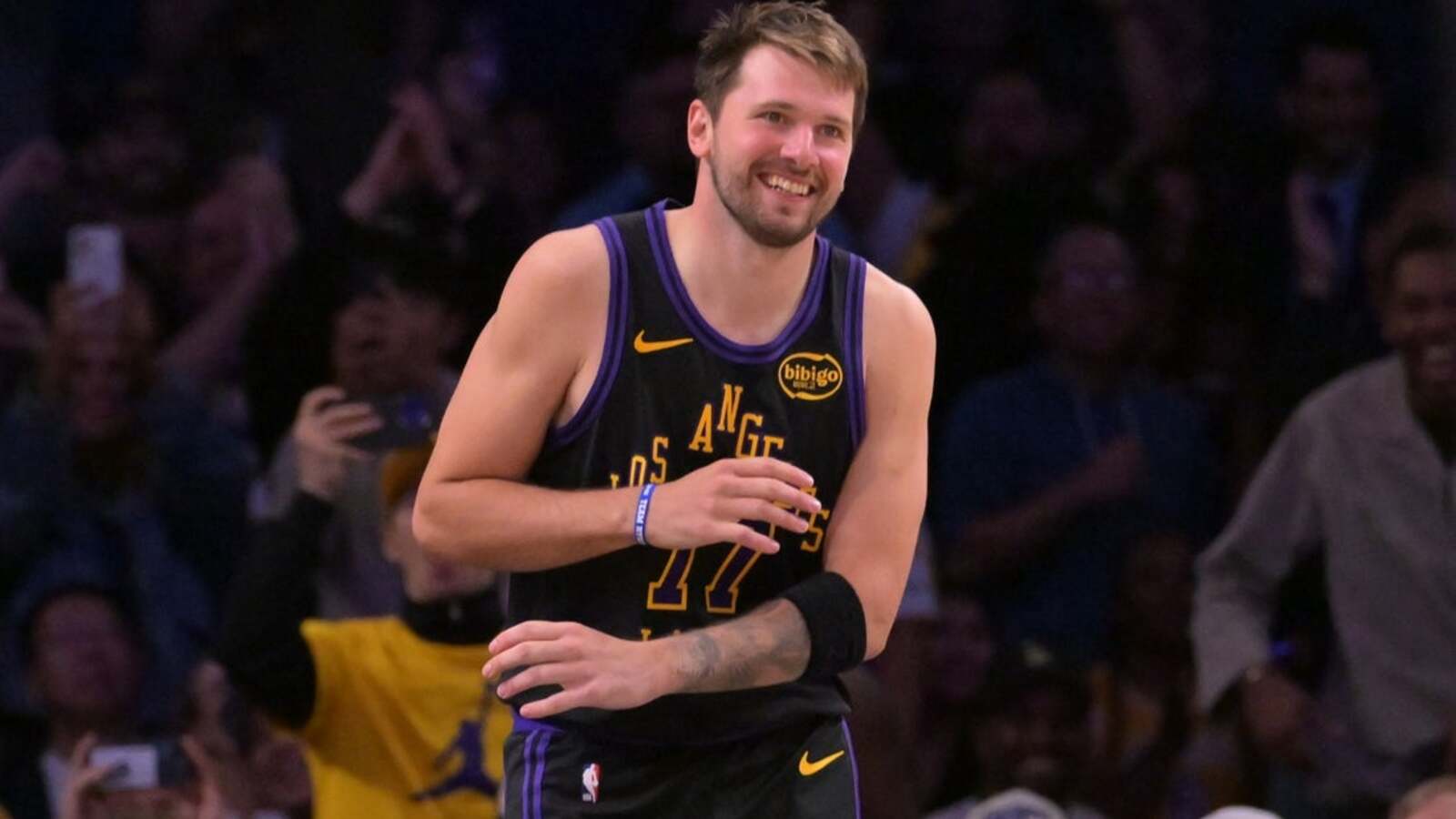 NBA roundup: Lakers down Cavs as LeBron James earns record 1,229th win ...