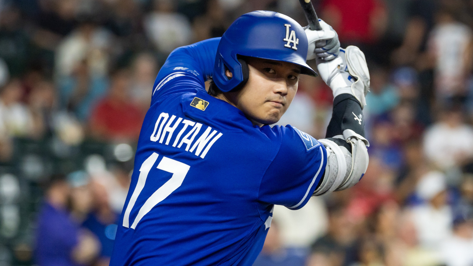 https://www.yardbarker.com/media/7/b/7b6789ddc2bf27f5855bf92e2e898f9429ed396f/thumb_16x9/shohei-ohtani-continues-incredible-run-coors-field.jpg?v=1
