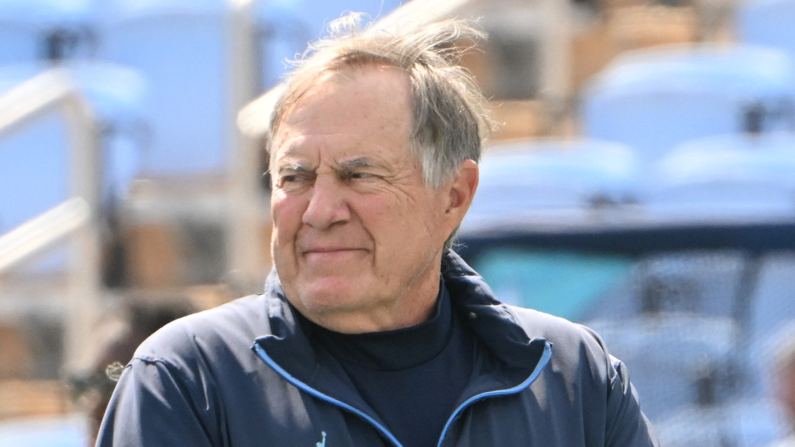 https://www.yardbarker.com/media/7/b/7b8105cd1f2fcaf522a98ae615469a5d2a6832fa/thumb_16x9/belichick-replaces-son-another-familiar-face-unc.jpg?v=1